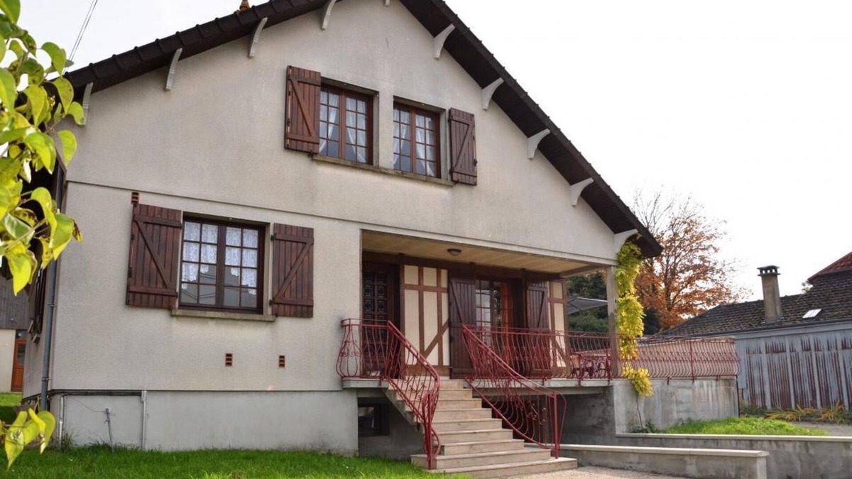 Piney House | Large family home with small gym