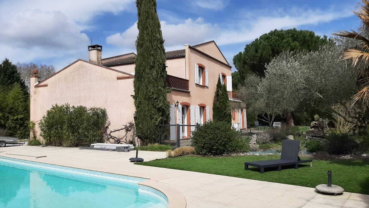 Pin-Balma House | Large family house, sleeps +10, Secured swimming pool, near Albi Carcassonne