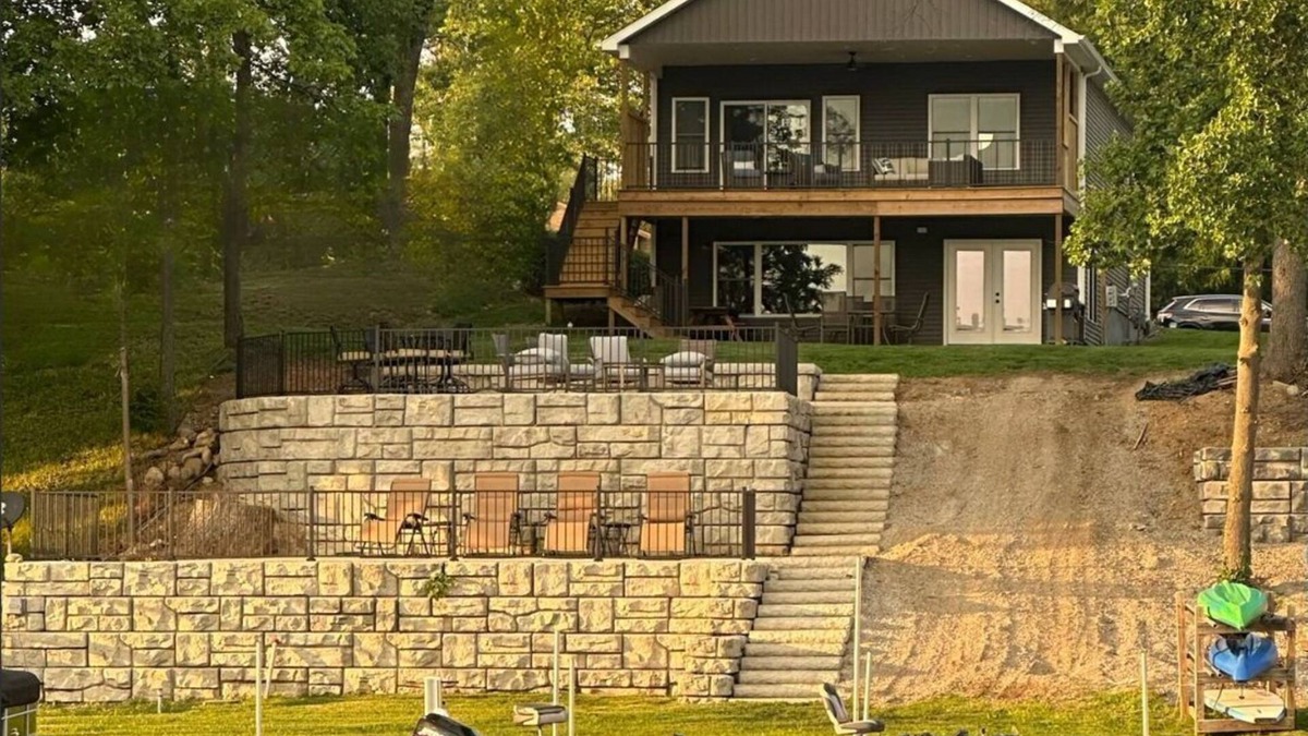 Angola House | Large Family Lakehouse on Crooked Lake, Angola, IN-Beautiful Views Outdoor Oasis