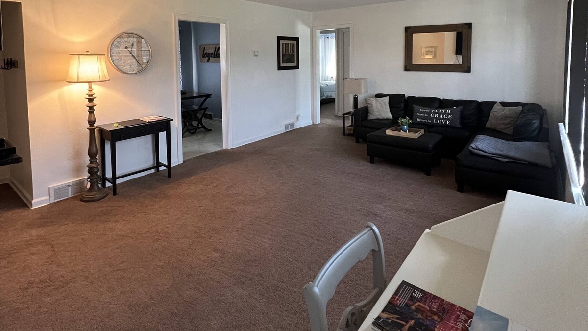 Tiffin Apartment | Large Family Owned Duplex