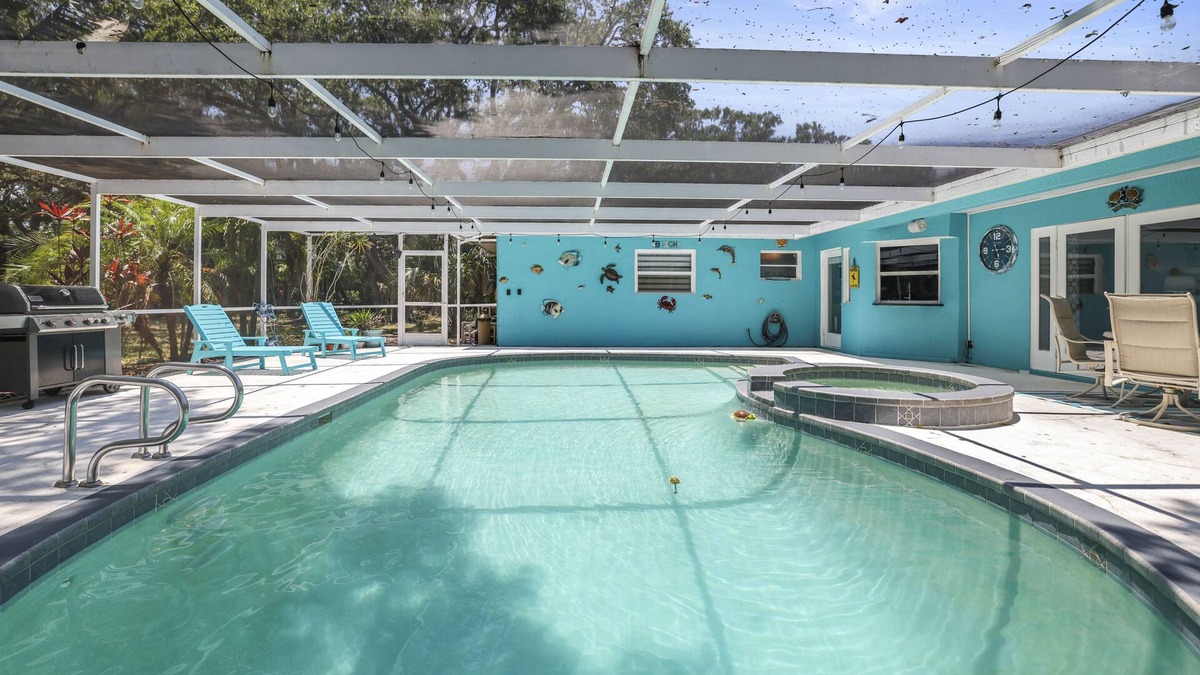 Largo House | Large Family Pool Home - 5 BR w/2 Primary Suites!, Sleeps 15+, Very private!