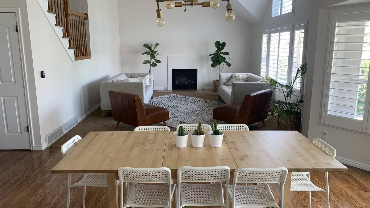 Taylorsville House | Large Family Sized Home Close to everything