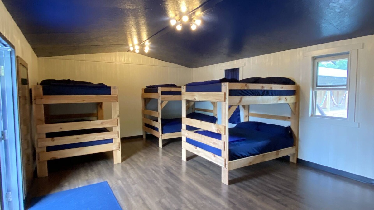 Port Matilda Cabin | Large Family Suite - Sleep 6 plus