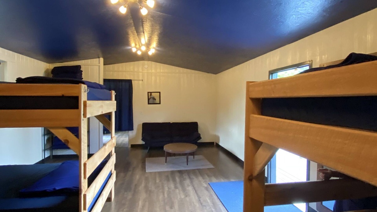 Port Matilda Cabin | Large Family Suite - sleeps 6+