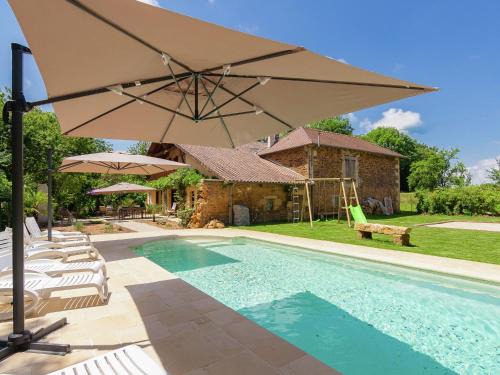 Nantheuil House | Large farmhouse with private garden