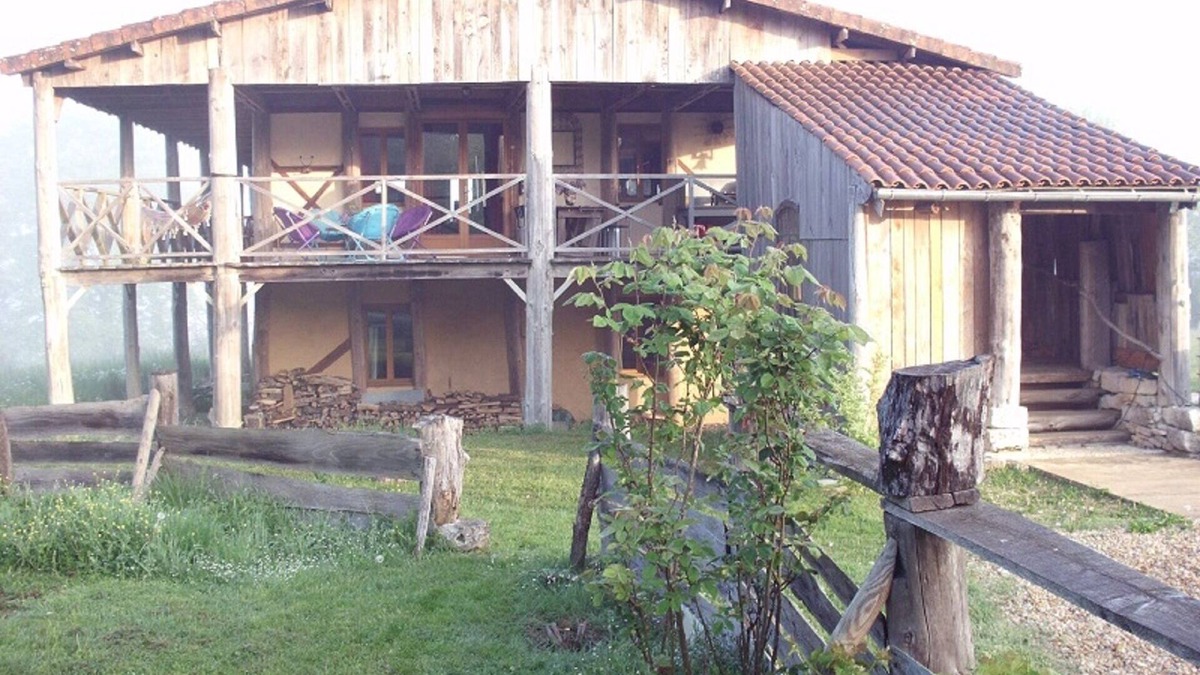 Saint-Martial-d'Albarede House | Large 170m2 ecological house with 120m2 sheltered balcony in a quiet location