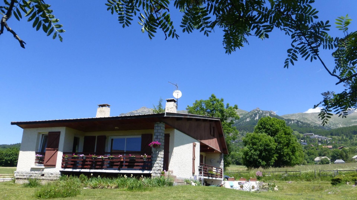 Saint-Michel-de-Chaillol Ski Chalet | large family chalet (150m2) 10-12 people
