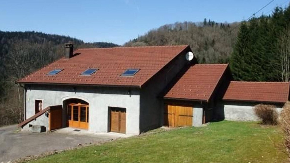 Servance-Miellin Cottage | Large house in the Vosges, nature escapes