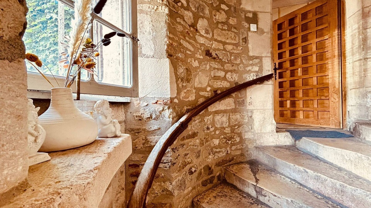 Villefranche-de-Rouergue Apartment | Large, comfortable apartment right in the center of town, ideal for families.