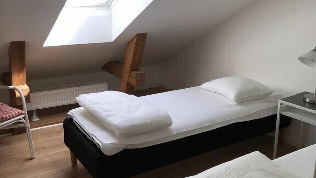 Tingstade House | Large fully renovated villa in private setting. Close to lake /activities