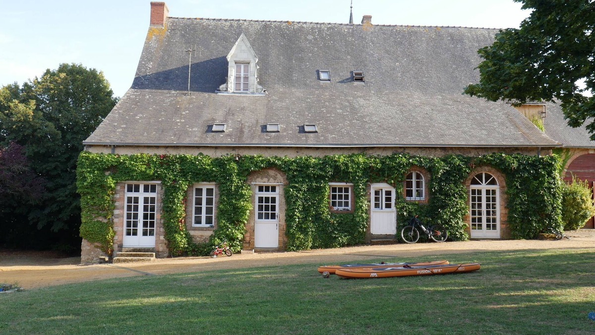 Parce-sur-Sarthe House | Large gîte Parcé-Sur-Sarthe (30 beds)- 2h15 Paris