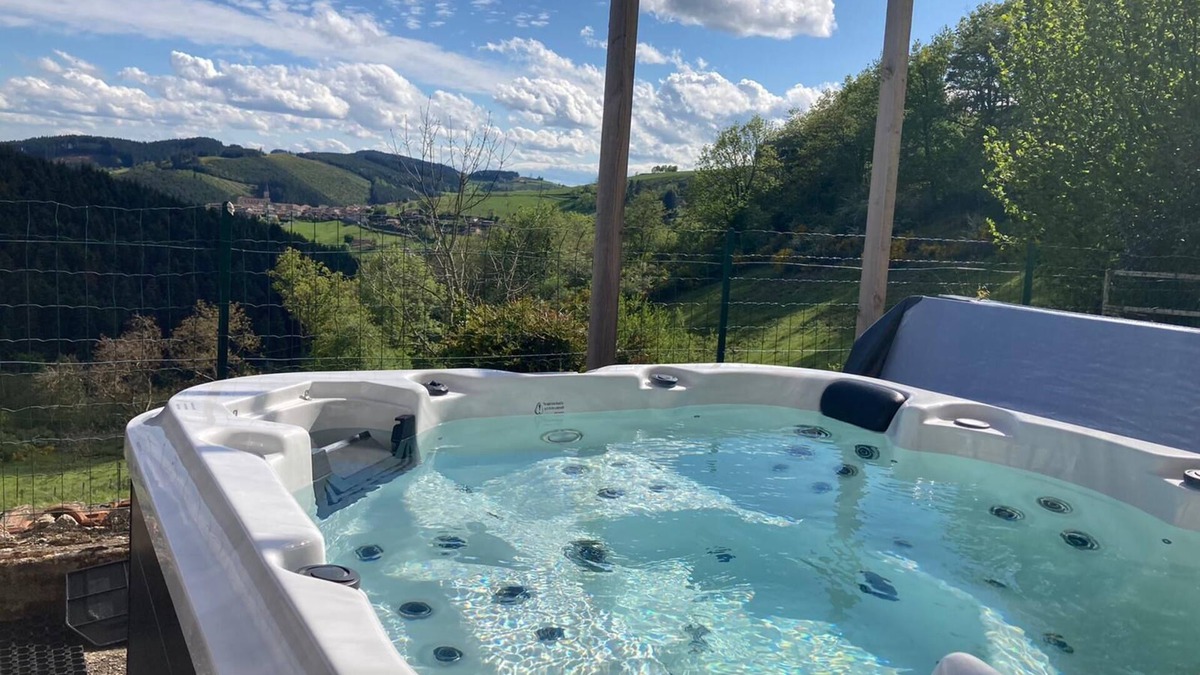 Saint-Vincent-de-Reins House | Large gite with Jacuzzi around Lyon - Rhône Alpes
