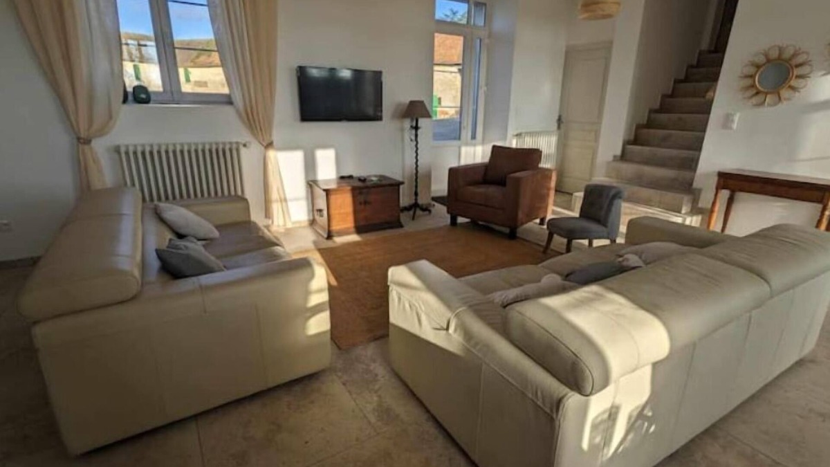 Crisenoy House | Large gite for rent -12 people