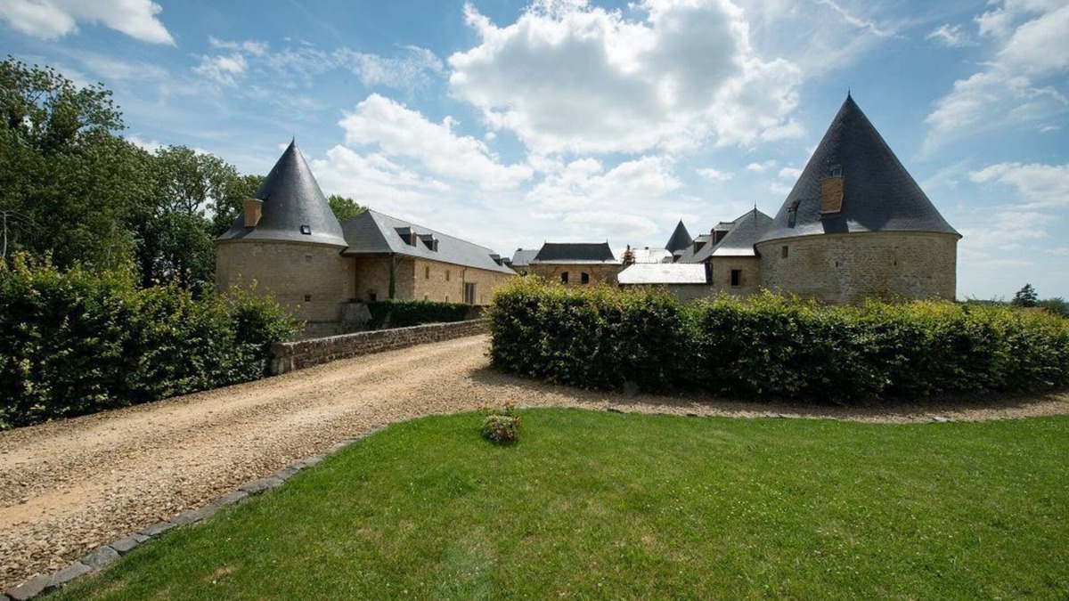 Charbogne Other | Large gîte with indoor pool and sauna