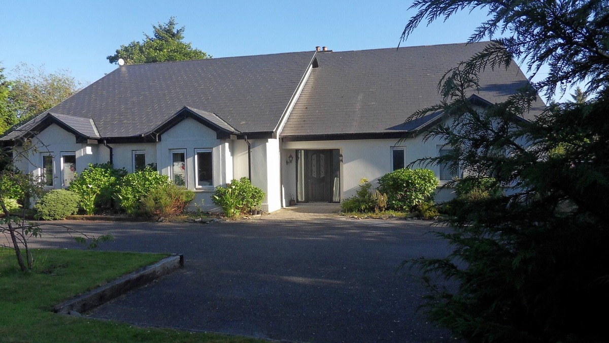 Killarney House | Large group accommodation close to Killarney National Park