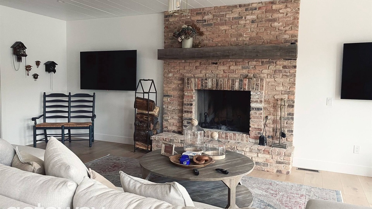 Pinetop House | Large Group Getaway | Peaceful Views + Spa Tub