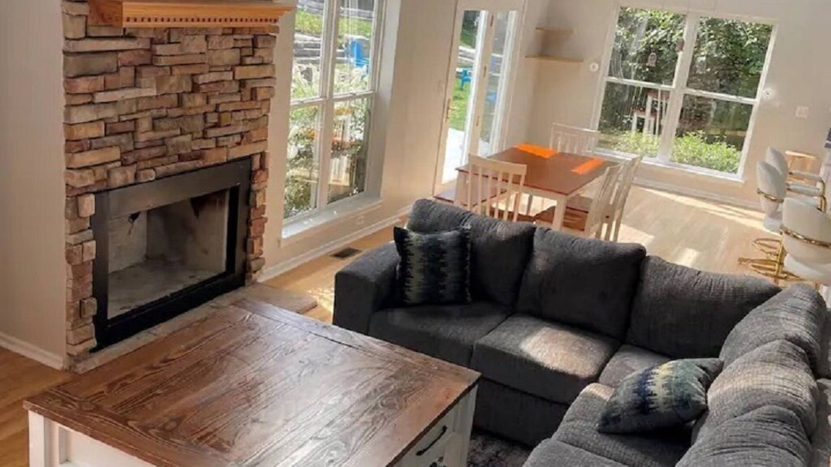 Fox Lake House | Large Group Retreat w/secluded party room and private pool