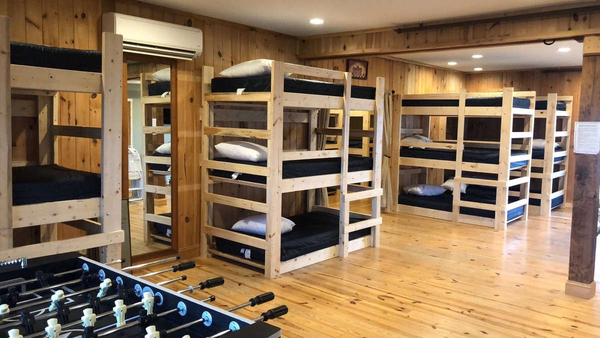 Southcrest Cabin | Large Groups - sleeps up to 24 -group ski rentals & lift tickets available