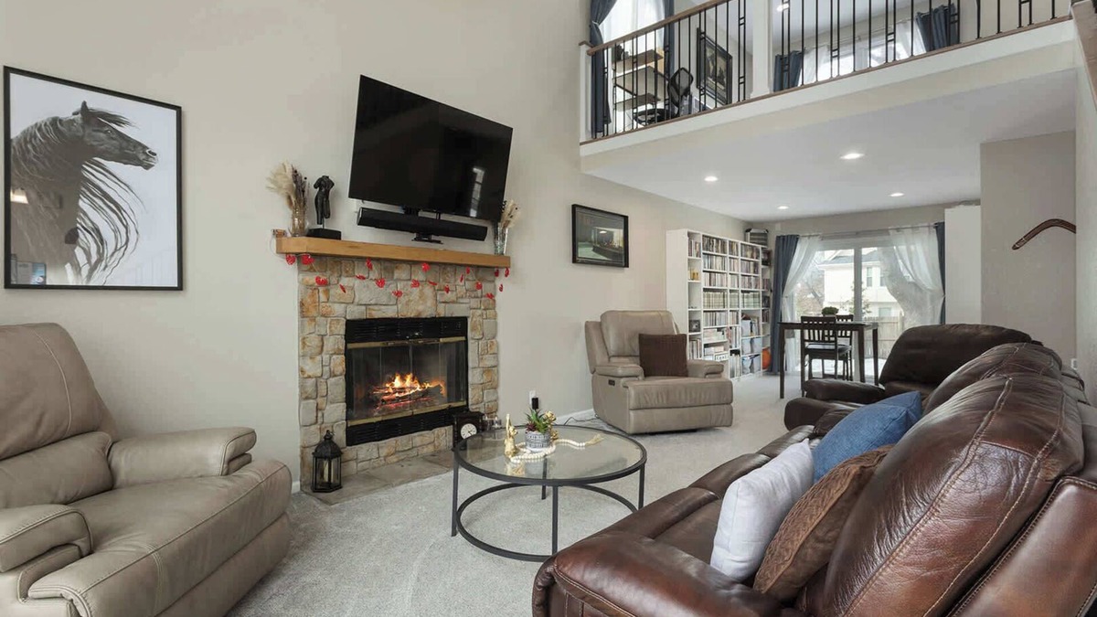 Olathe House | Large Groups|Sleeps 12+KingBeds Mins to GEHA