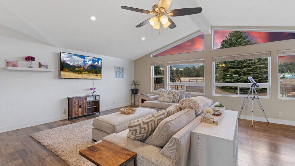 Fort Valley House | Large Groups, Volleyball Court, Large Space