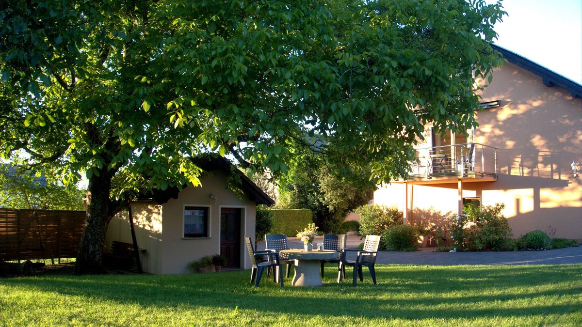 Nimshuscheid Apartment | Large, high-quality furnished vacation apartment with sauna in the Eifel