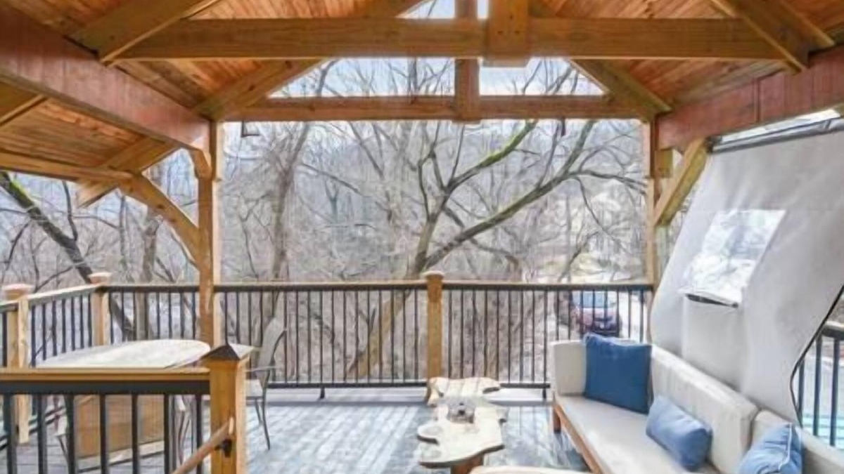 North Adams House | Large hilltop villa with hot tub!