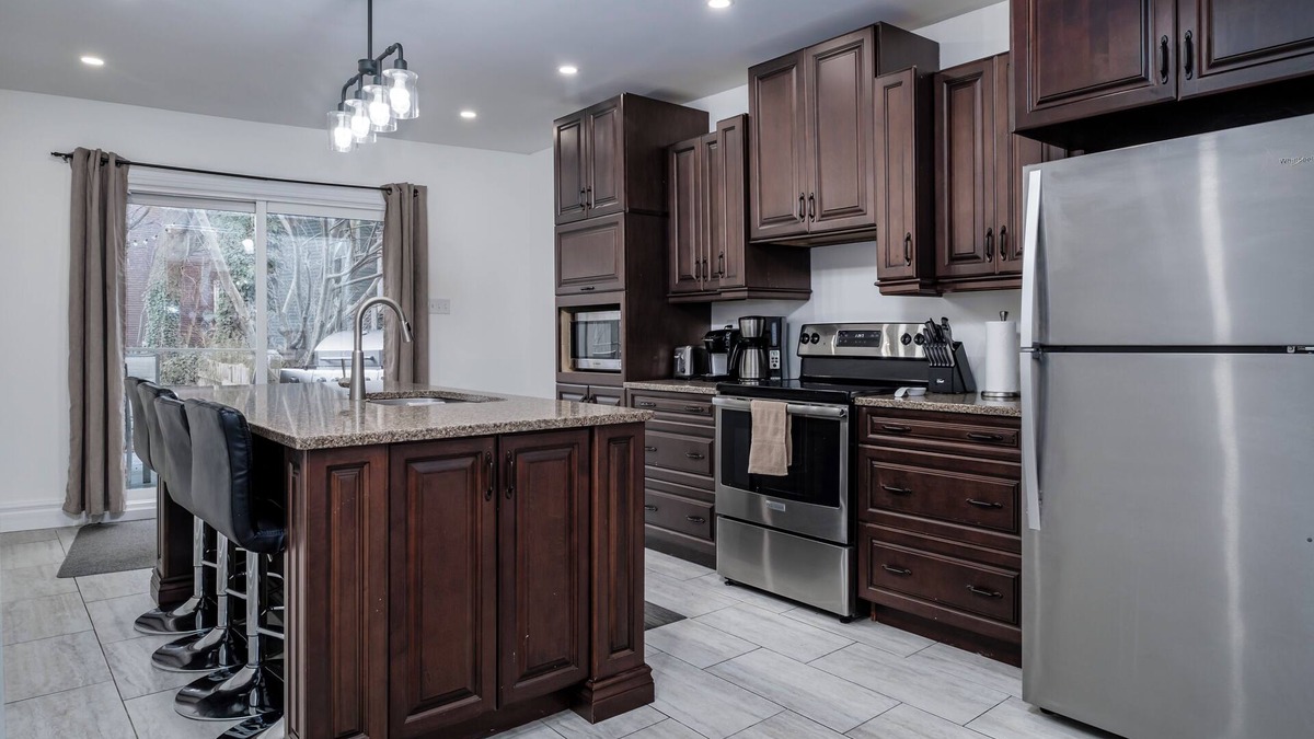 Downtown St. John's House | Large Historic Downtown FIVE Bedroom House