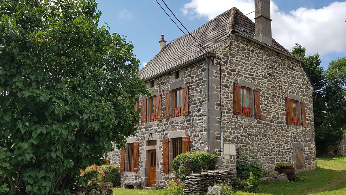 Valuejols Cottage | Large holiday home in Cantal, in the heart of the Auvergne volcano park