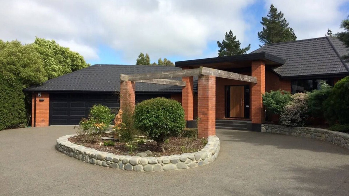 Rolleston House | Large Holiday Home in Rolleston