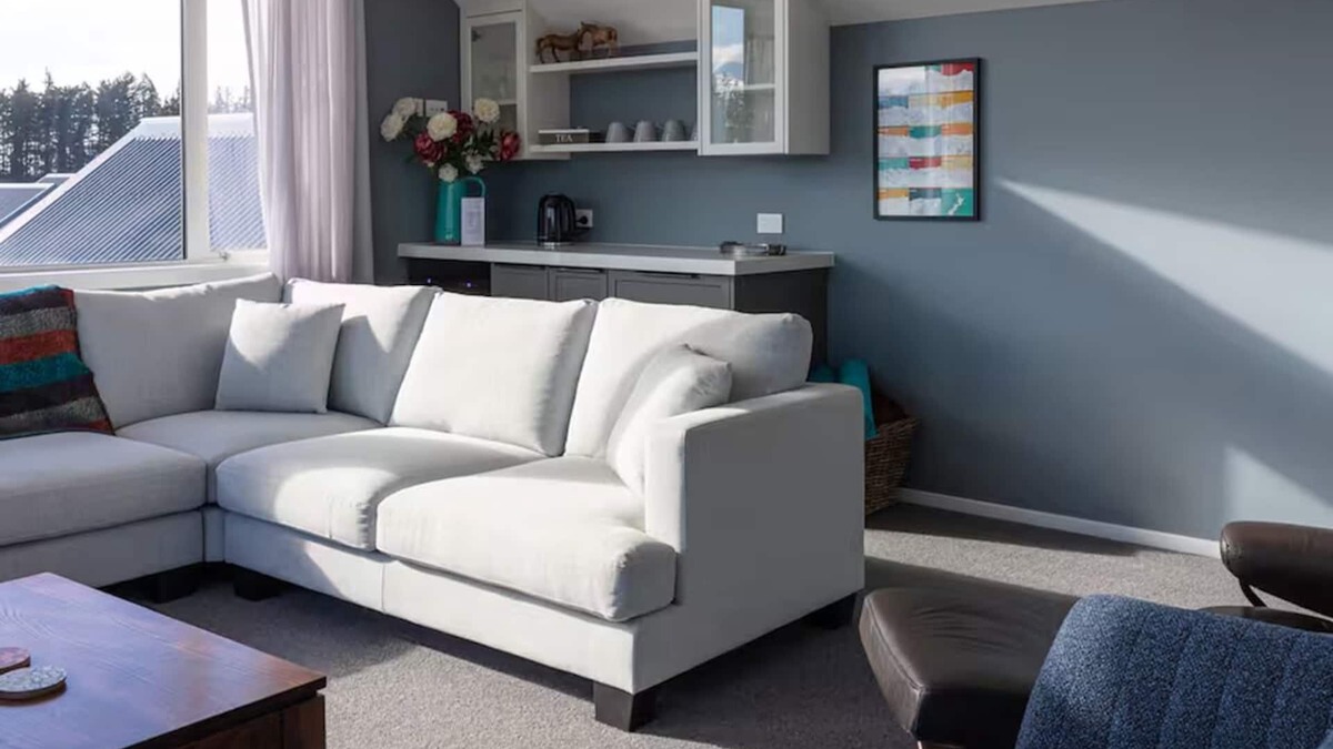 Methven House | Large Holiday Home, modern, large spaces. Great for families.