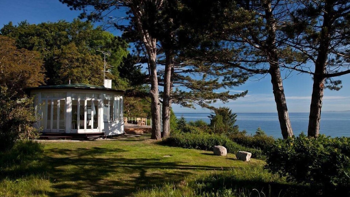 Gilleleje House | Large Holiday Home w/Stunning Waterfront Views & Separate Guest house sleeps 12