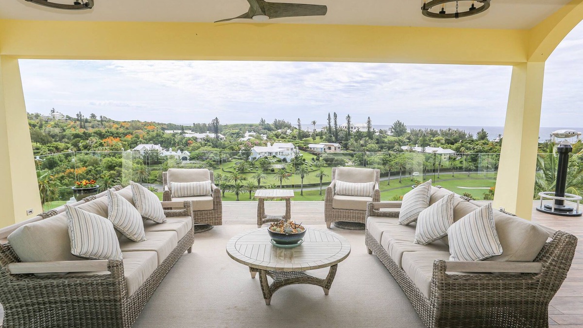 Hamilton Parish House | Large home at one of the highest in Tuckerstown, newly renovated.