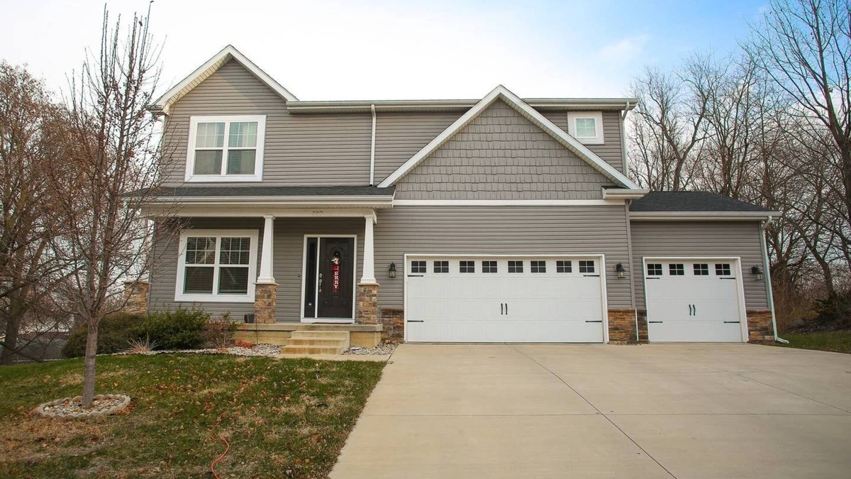 Lafayette House | Large home close to downtown and Purdue