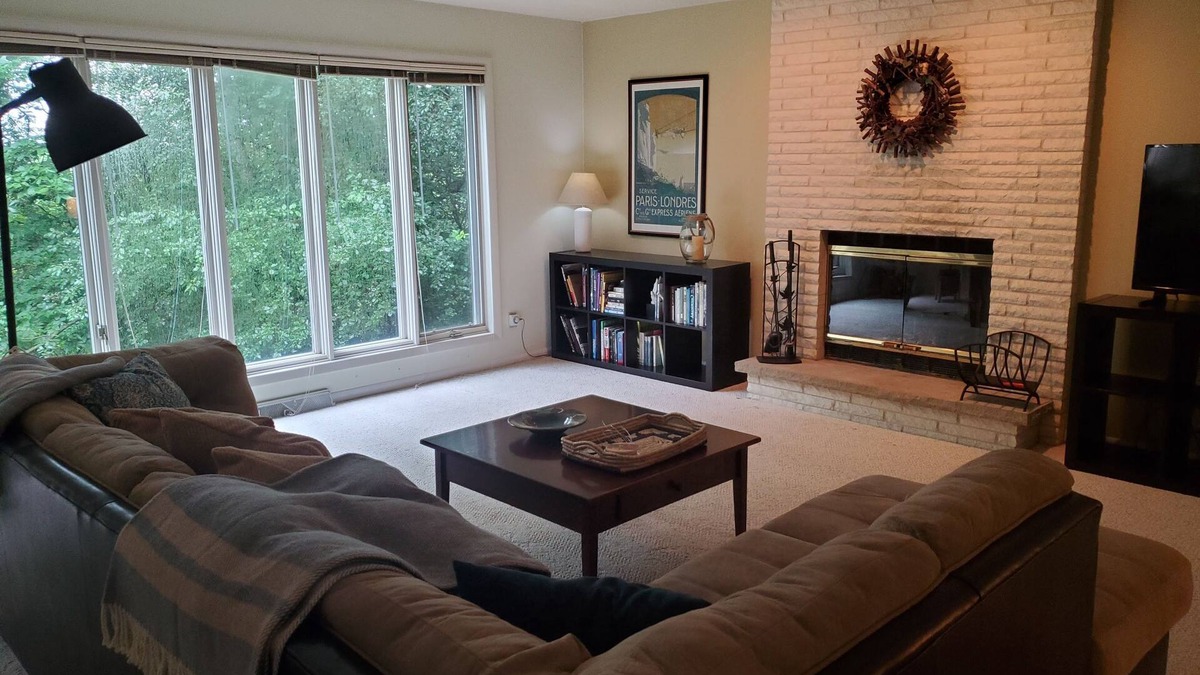 Fitchburg House | Large Home close to everything, Dogs welcome.