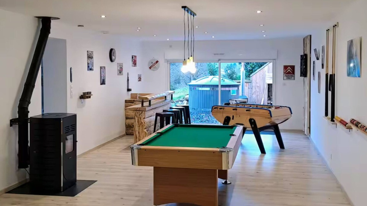 Pierrepont-sur-l'Arentele Cottage | Large home for 10 with nordic bath and games near the Vosges