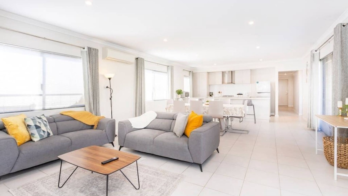 Piara Waters House | Large home in a boutique private estate in Piara Waters. Free WIFI and parking.