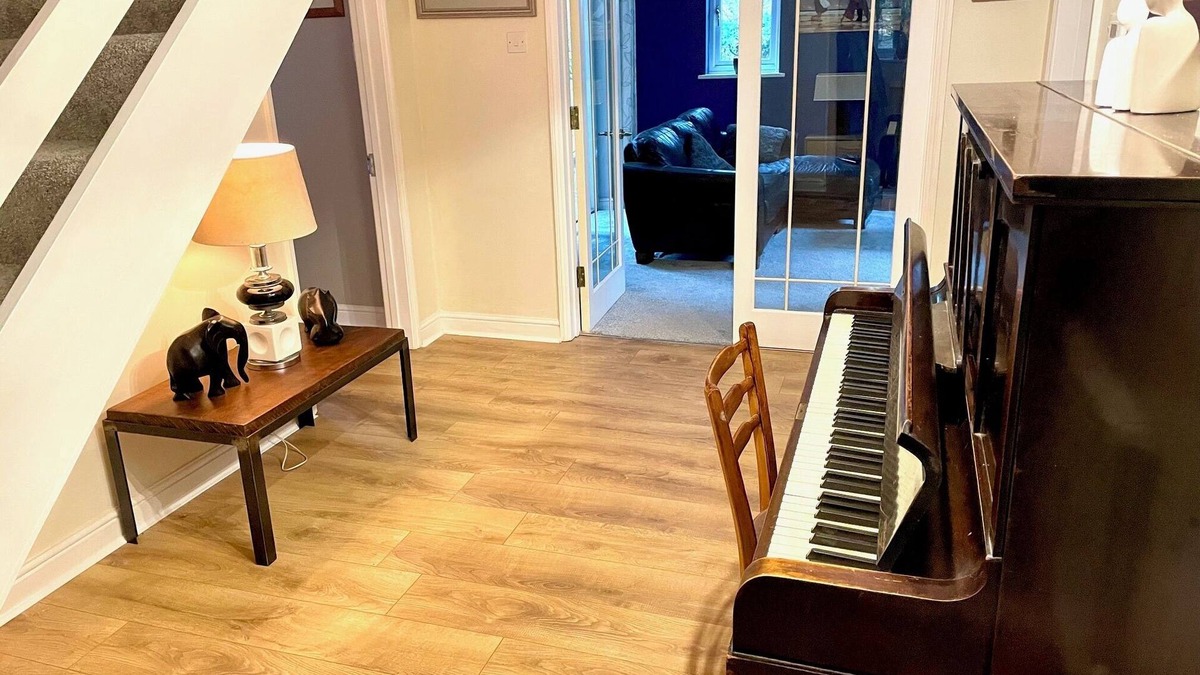 Deddington House | Large Home Near Soho Farmhouse, Blenheim Palace and Oxford