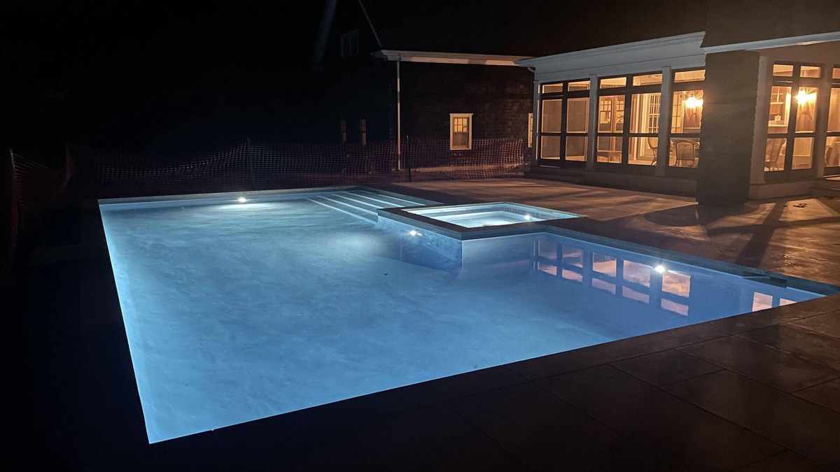 Amagansett North House | Large home on quiet cul-de-sac