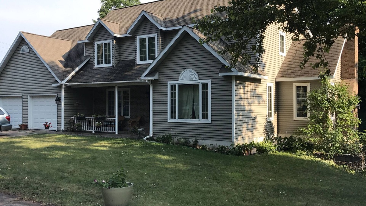 Hancock House | Large home, perfect for groups and large families!