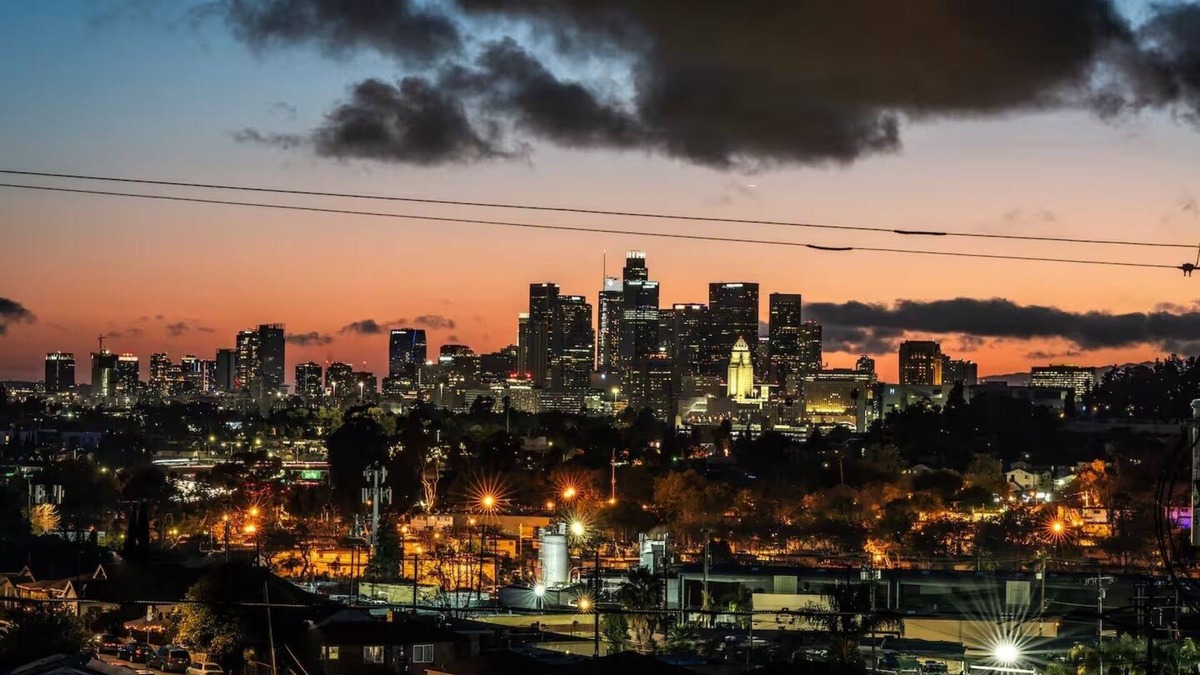 Los Angeles House | Large Home w/Views of DTLA Sleeps 8 Golf/Spa/Fire