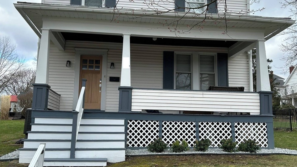 Ligonier House | Large home, walk to center of town, historic attractions and specialty shopping!