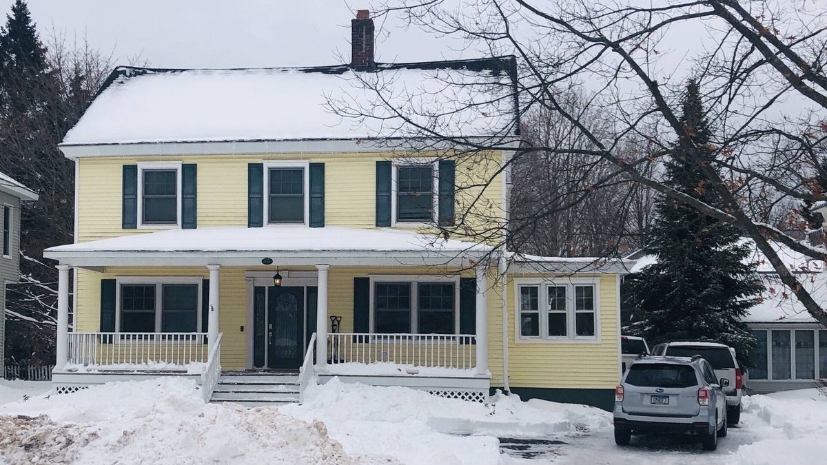 Ironwood House | Large home walking distance to town and trails. 10 minutes to ski resorts.