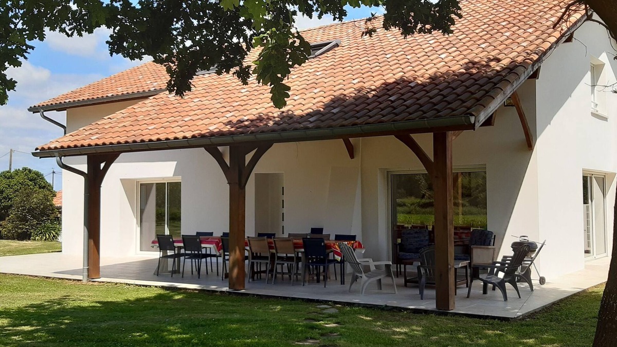 Orx House | Large house 10 minutes from the ocean with swimming pool