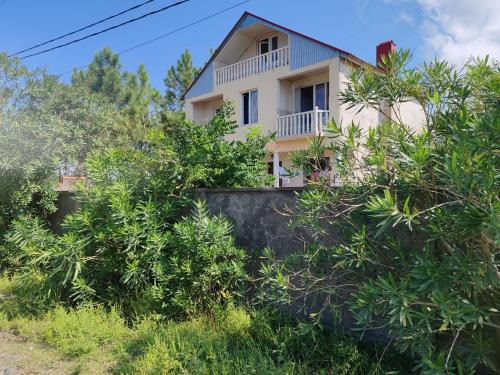 Maltakva Ski Chalet | Large house at the beach.