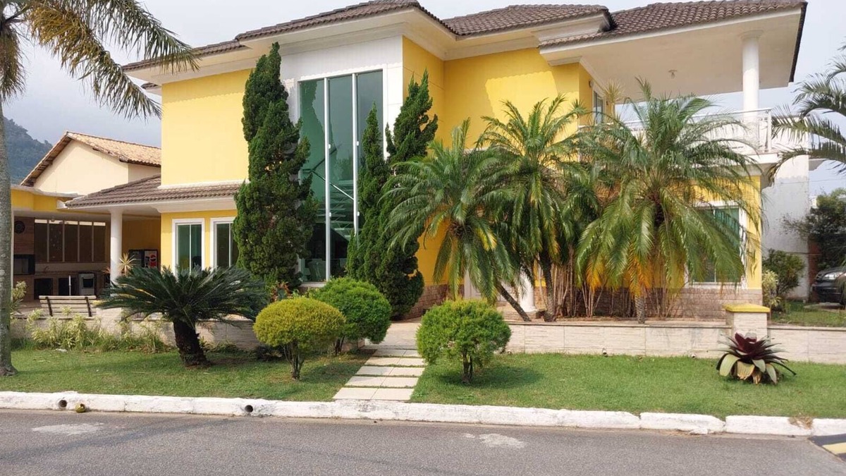 Sahy House | Large house in a gated community with a private beach in the Sahy Ecological Reserve