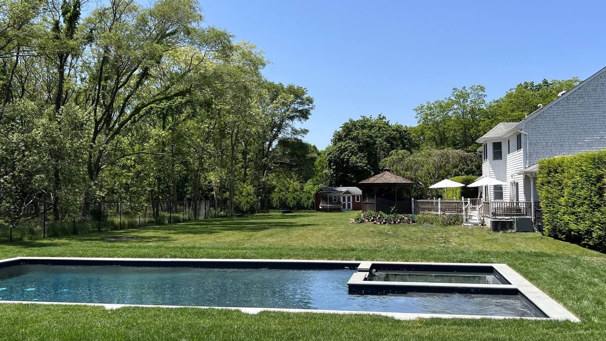 Brookhaven House | Large House in Brookhaven Hamlet