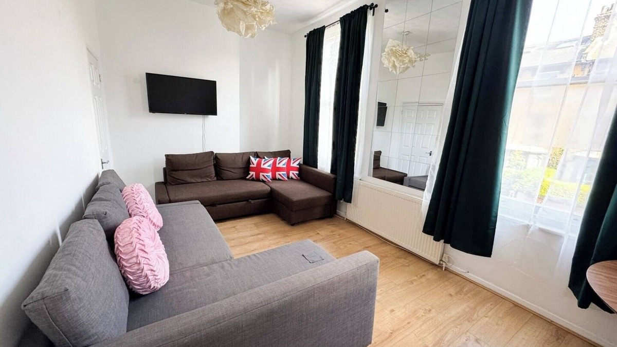 Hackney Downs House | Large house in Hackney