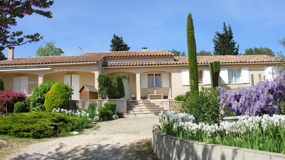 Sernhac Bed & Breakfast | Large house in Sernhac