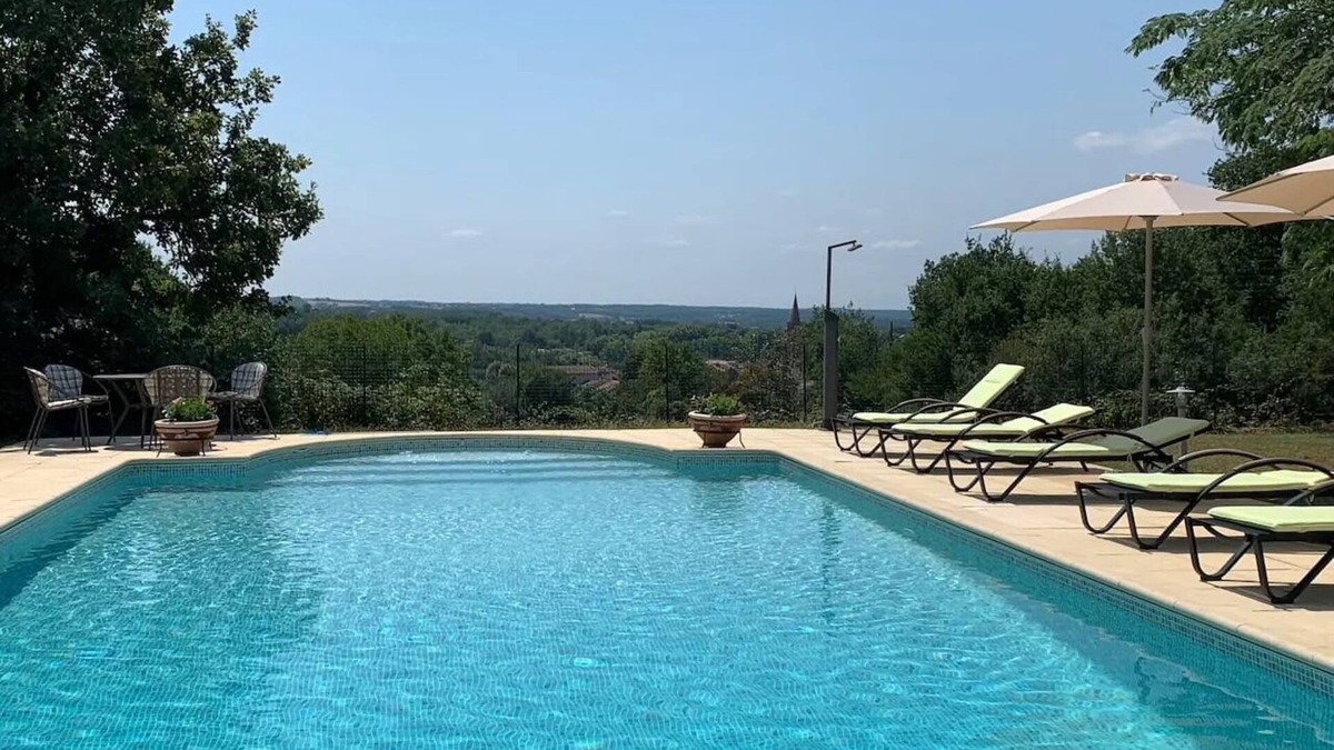 Montricoux Villa | Large house in the Aveyron gorges, 4 bedrooms, sleeps 8