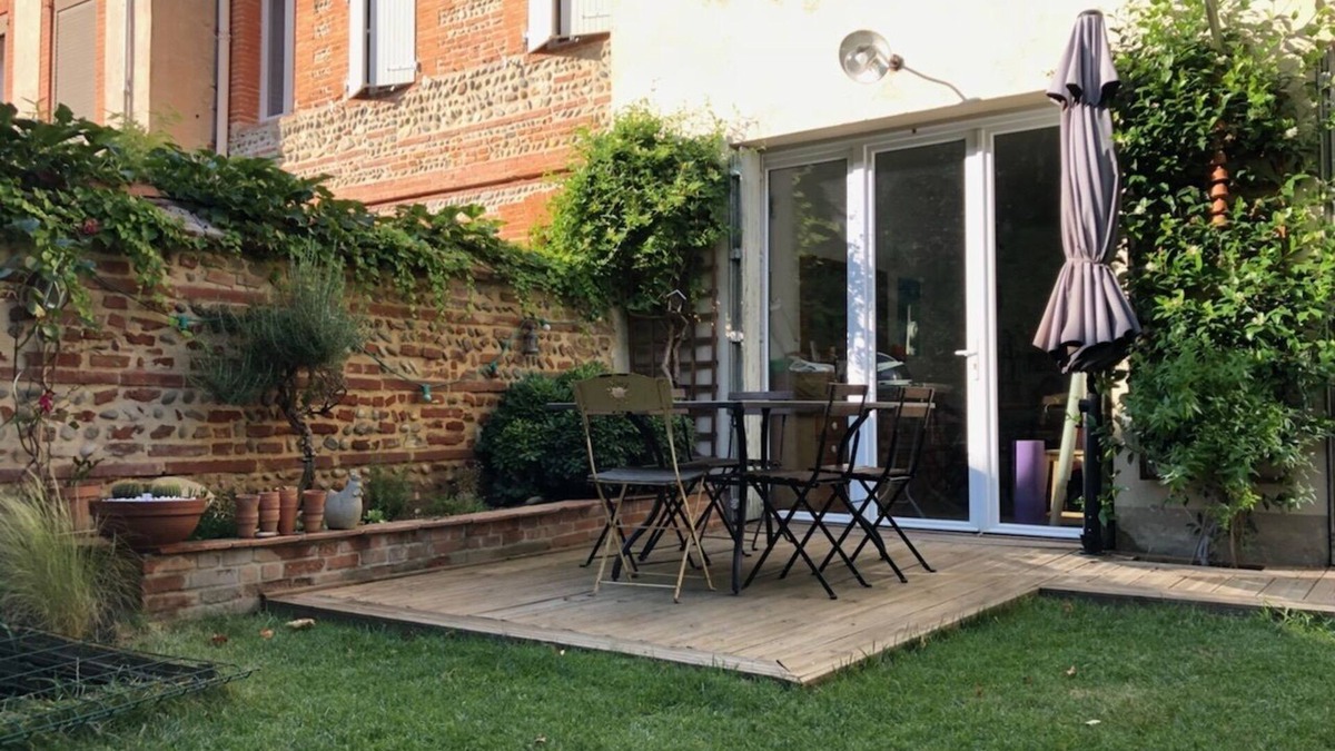Toulouse East House | Large house in the city center, garden, garage.